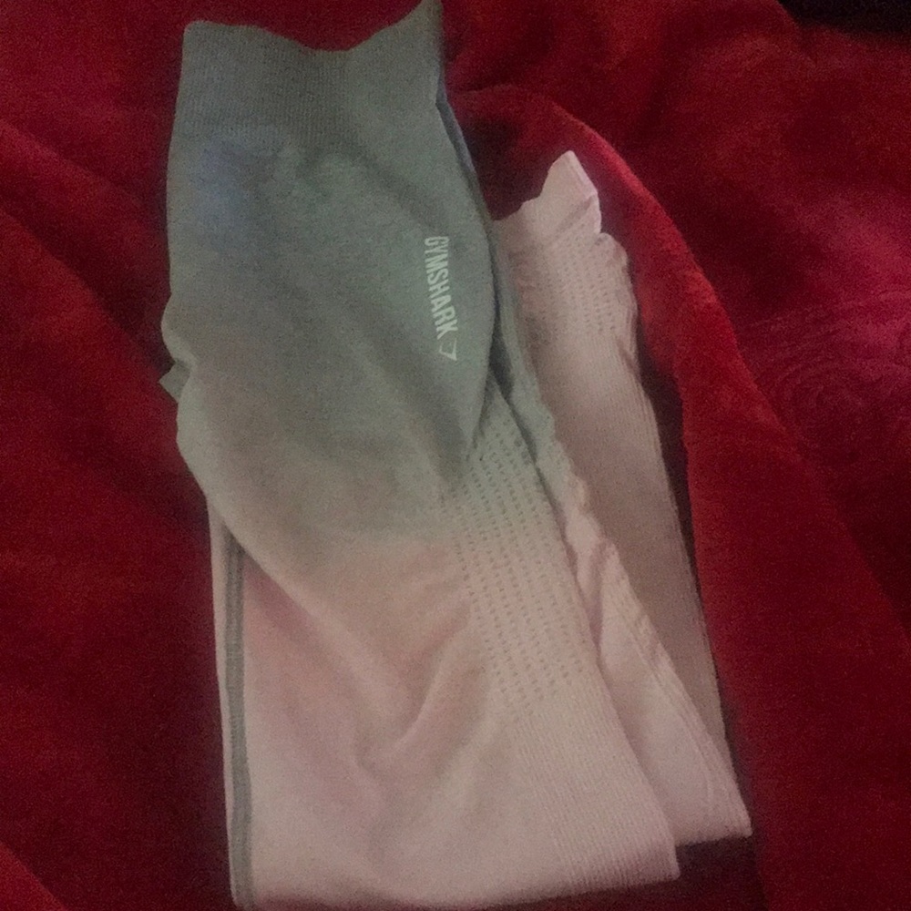 Gym shark leggings
